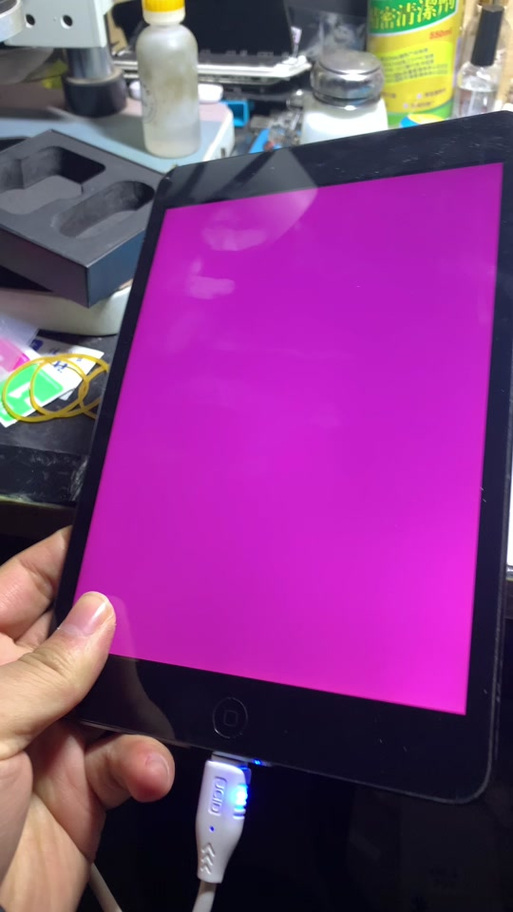ipad屏幕有一条紫色的线游戏截图