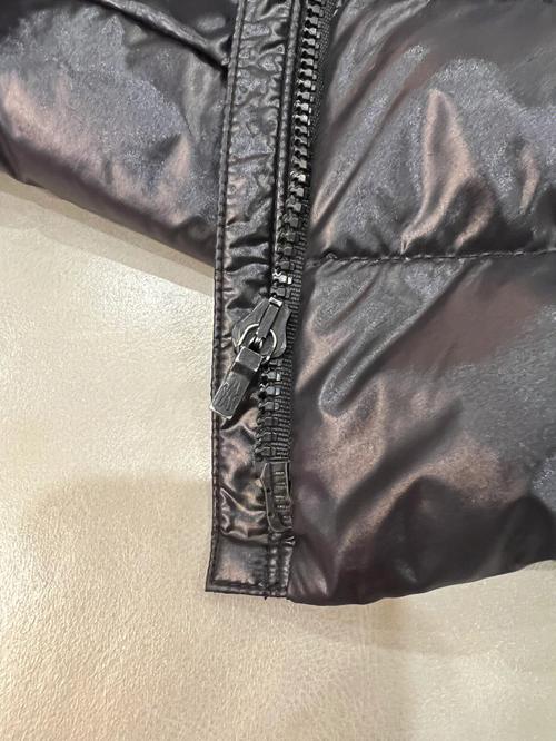 衣服拉链掉漆属于质量问题吗图标