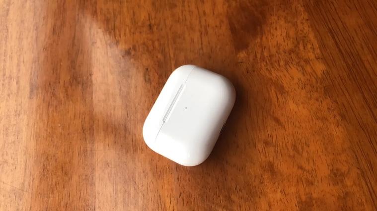 苹果耳机一二代充电仓通用吗缩略图
