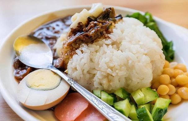 一个男人一餐要吃多少米饭截图