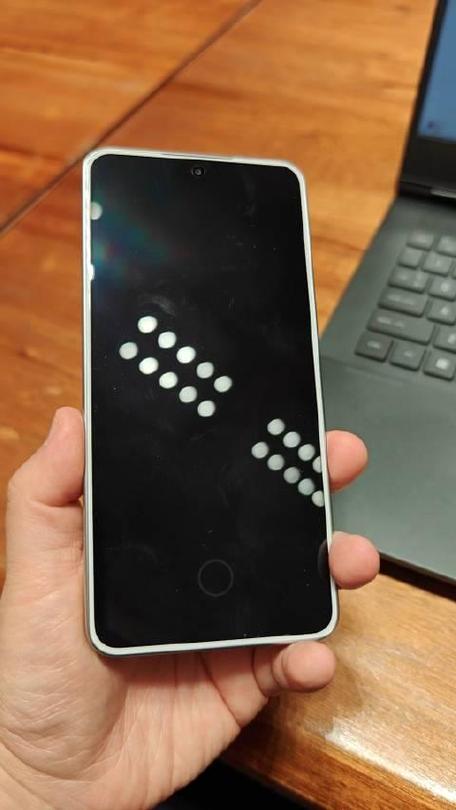 手机屏幕出现边框是什么情况缩略图