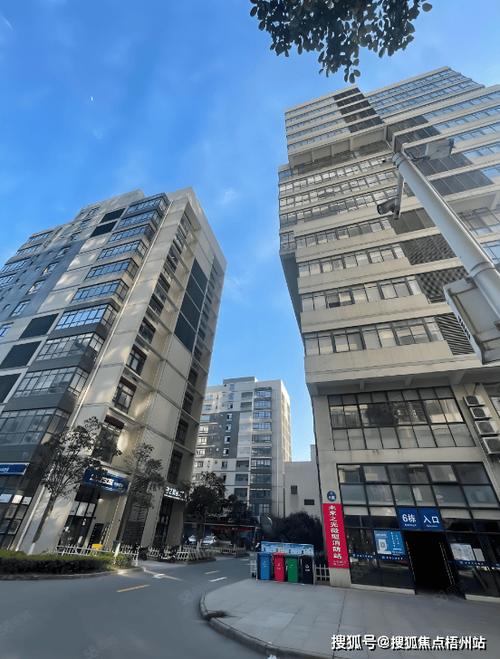 赛博朋克宣传图游戏截图