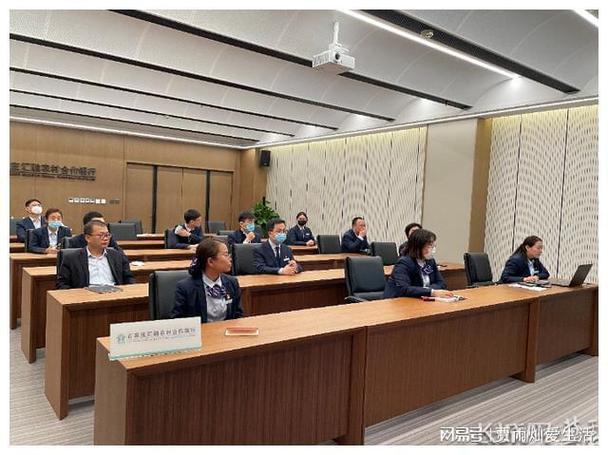 汇融银行24小时人工服务热线游戏截图