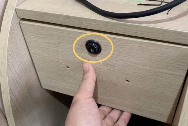 抽屉锁匙掉了要如何开抽屉锁