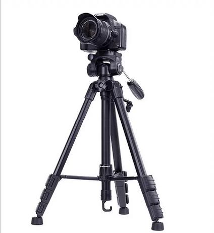 单反如何固定在三脚架截图