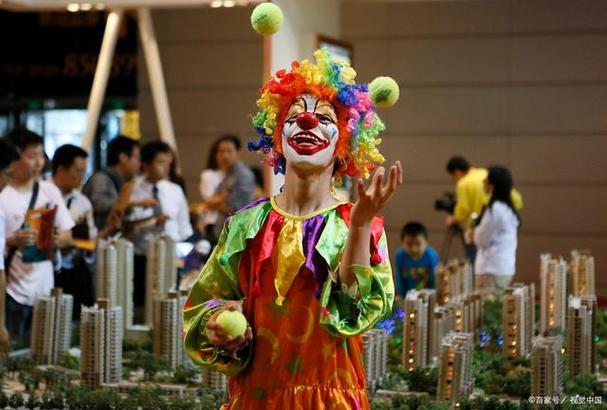 小丑表演的视频截图