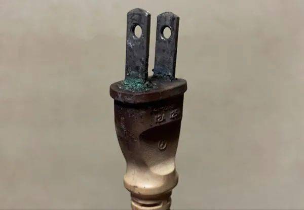 插头生锈了怎么除锈
