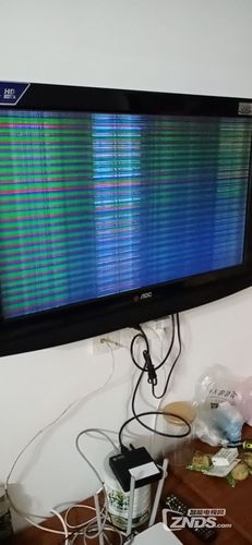 电视机上面有一条横线