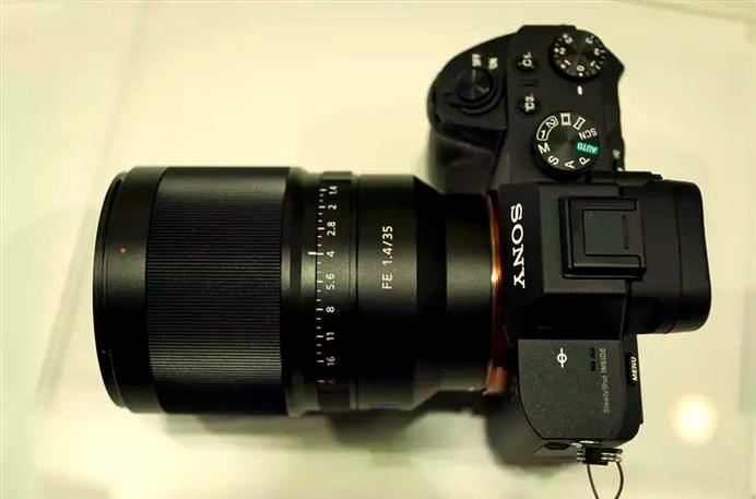 索尼A7R