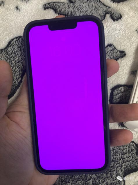 手机屏幕有一条紫色竖线怎么消除
