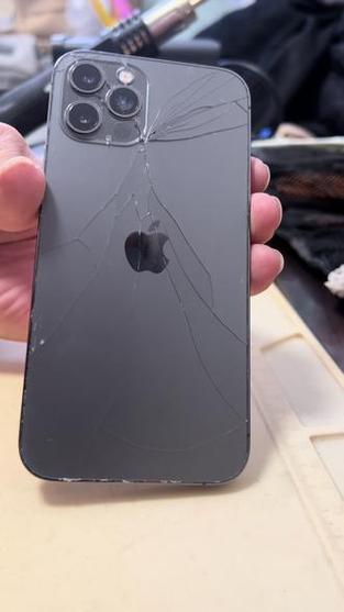 iphone后盖碎了有必要换吗