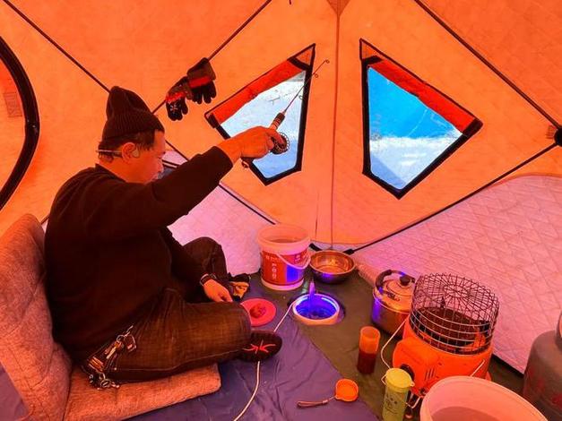 冰钓大师钓鱼小屋缩略图