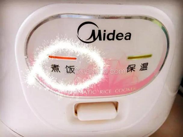 电饭锅一按煮饭键就跳截图