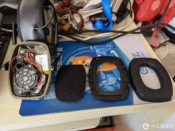 普通耳机壳拆开教程截图