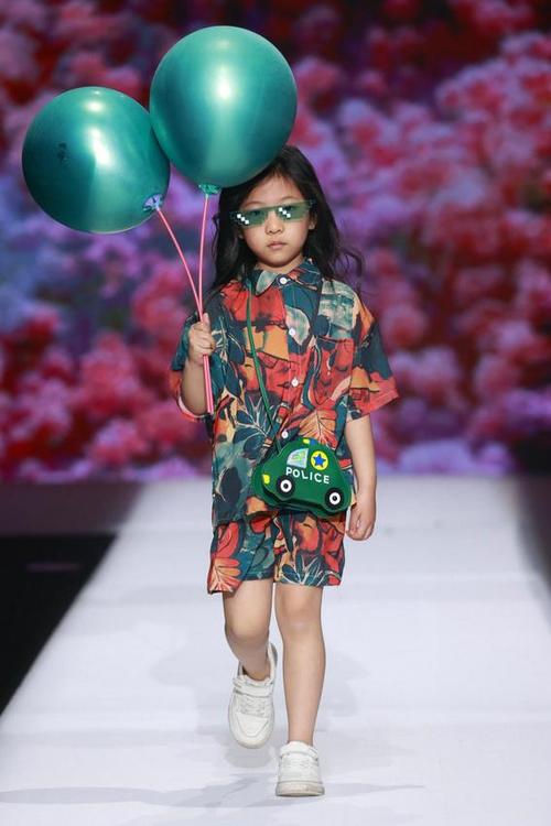 装扮少女衣服图片图标