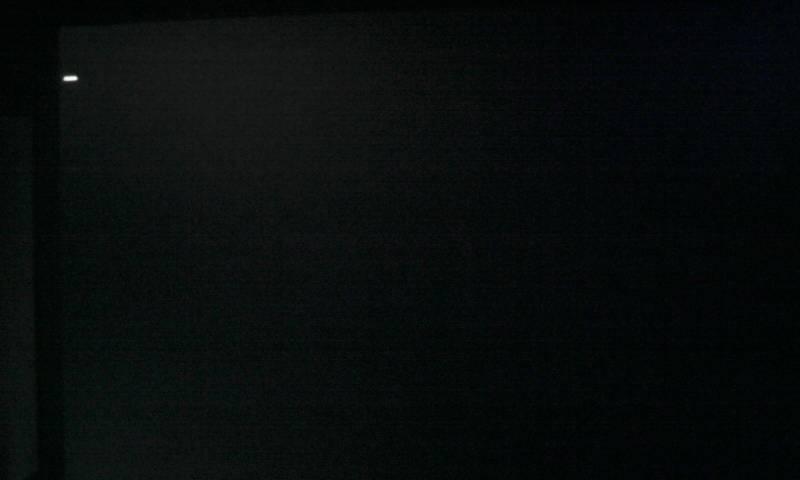 打开软件屏幕闪一下什么原因