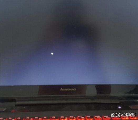 电脑开机屏幕电源闪烁