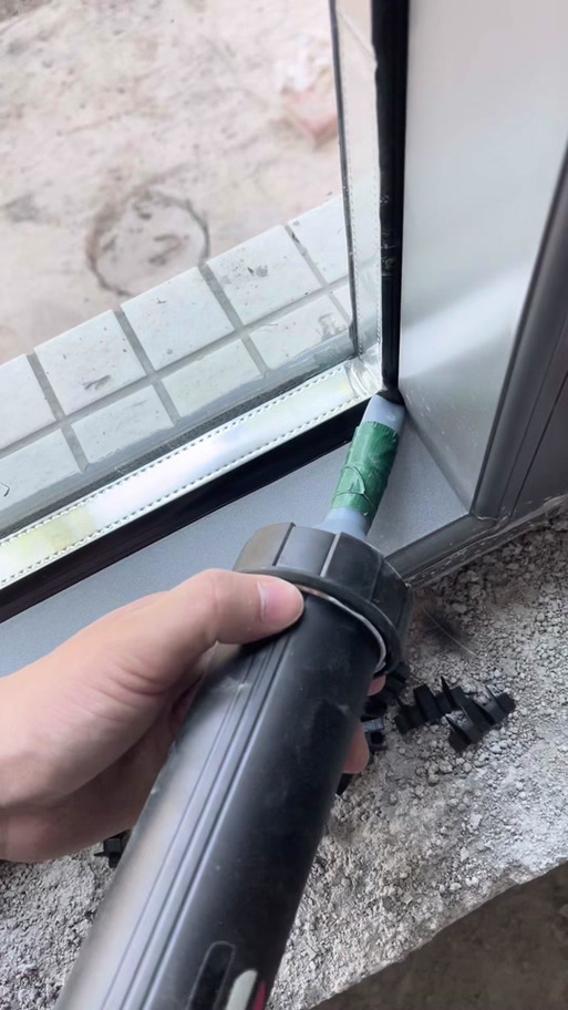 如何拆玻璃胶粘的玻璃