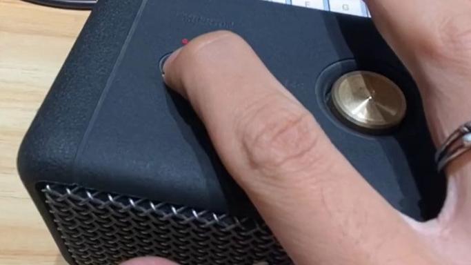 怎么连马歇尔音箱连蓝牙缩略图