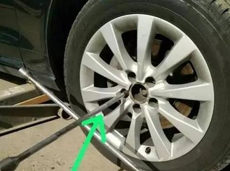顺时针拧螺丝是紧还是松截图