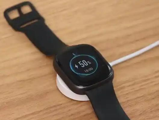 手表充电忘记拔了会爆炸吗游戏截图