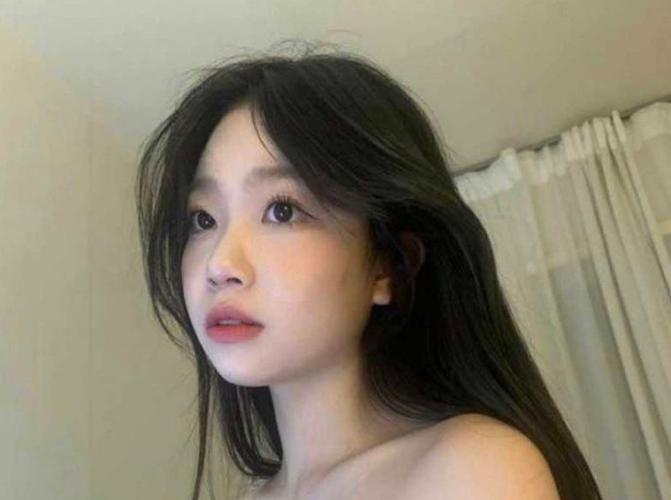 onlyfans网红yumi03免广告修改版截图