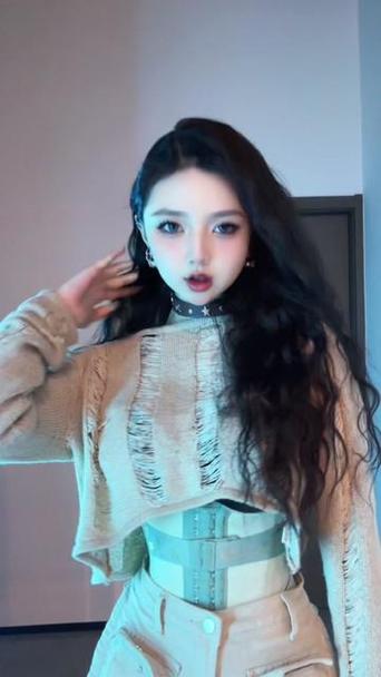 chloe纹身糖心网红截图