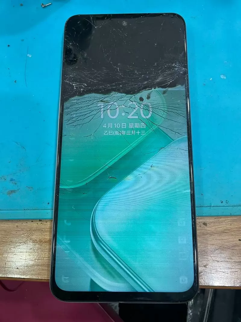 手机屏幕碎了需要换吗缩略图